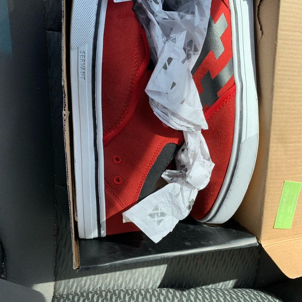 New Servants Dagon Skater Shoes Collectible